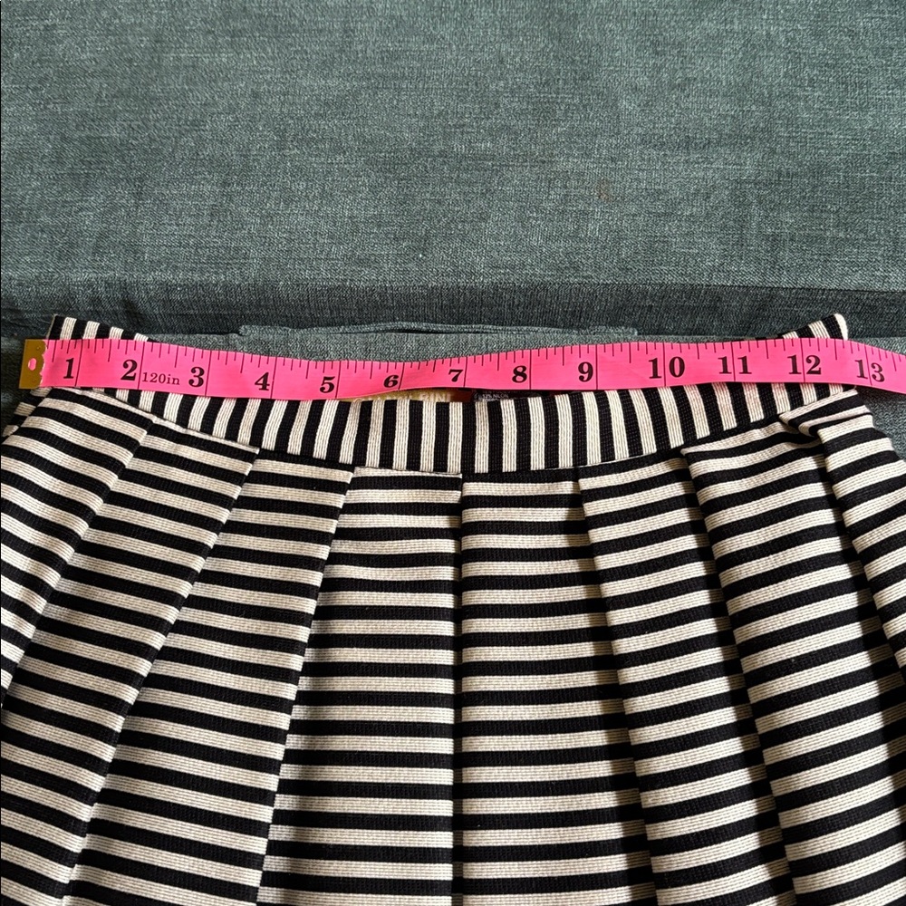 Gianni Bini Black and White Striped skirt - Picture 3 of 6